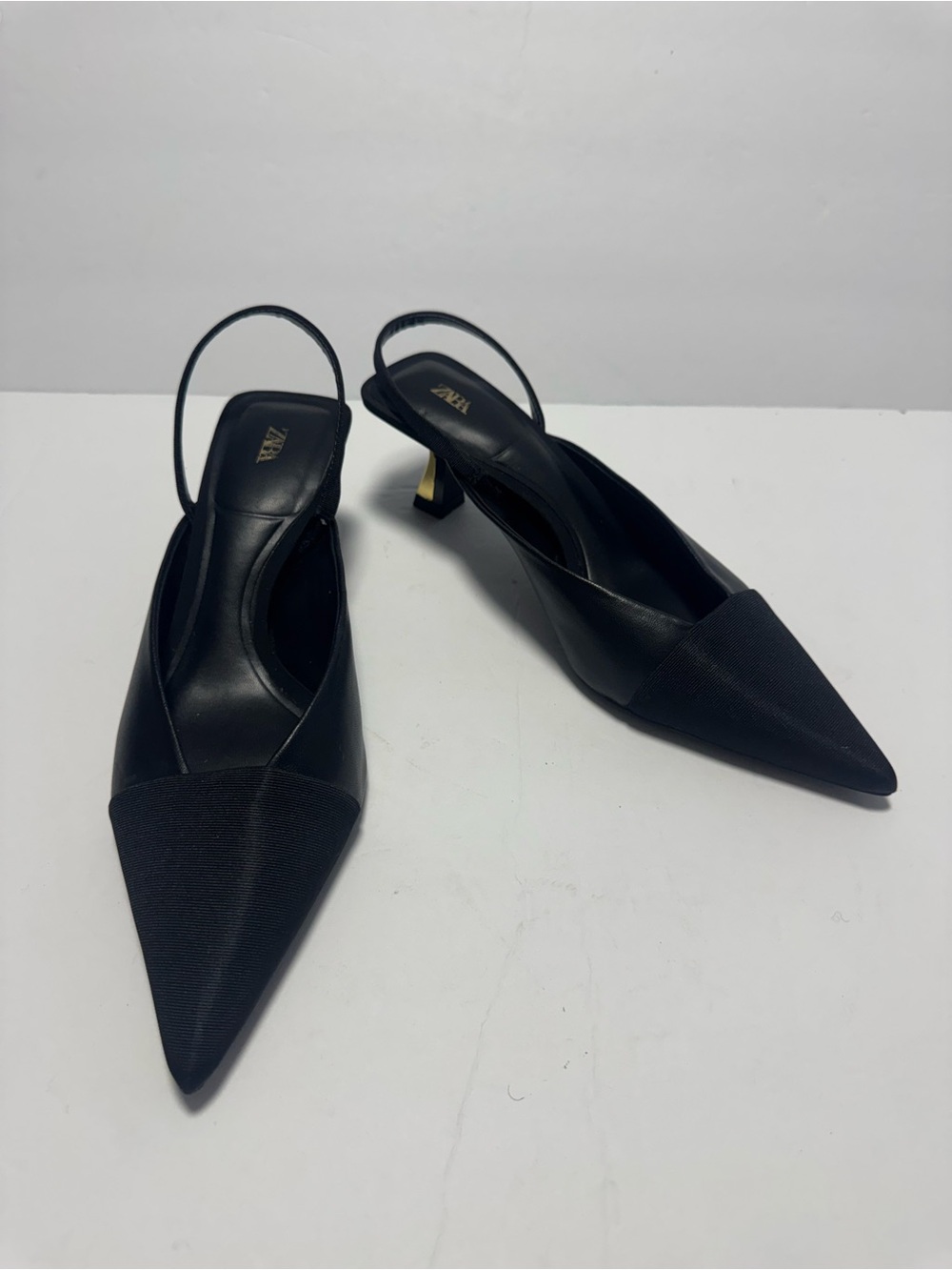 Zara Women’s Kitten Heels Size 38 Black with Gold Trim - Picture 2 of 6